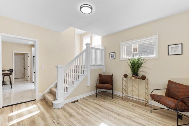 1037 White Rock AVENUE, Waukesha, WI 53186
