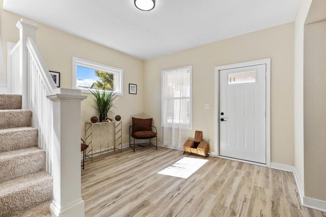 1037 White Rock AVENUE, Waukesha, WI 53186