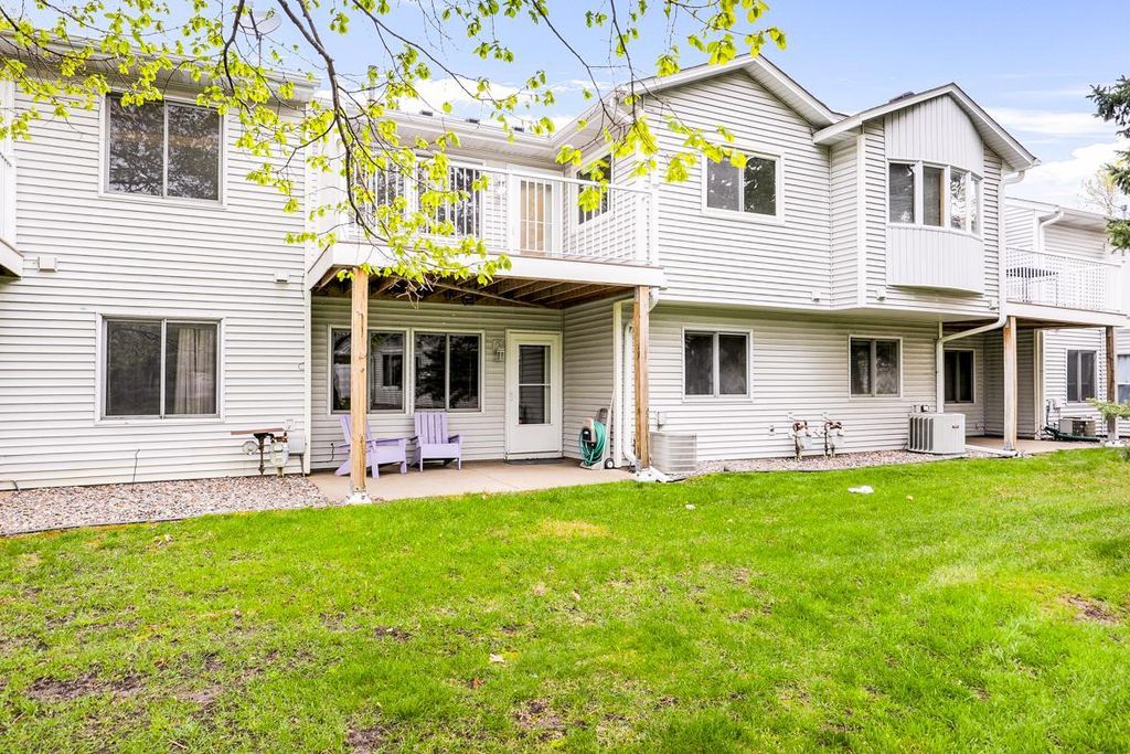 8786 Norway Street NW, Coon Rapids, MN 55433