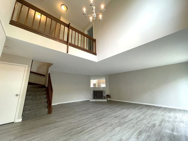 311 E Forest Knoll Drive, Palatine, IL 60074