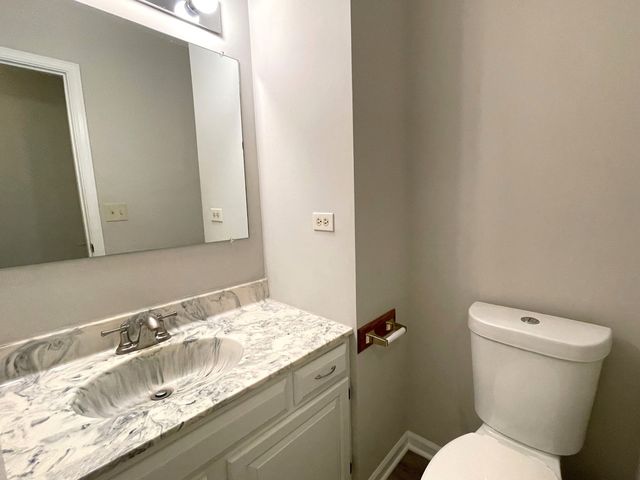 311 E Forest Knoll Drive, Palatine, IL 60074