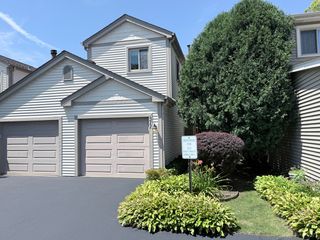311 E Forest Knoll Drive, Palatine, IL 60074