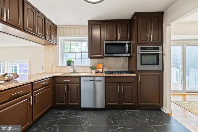 3 SUSSEX CT, Potomac, MD 20854