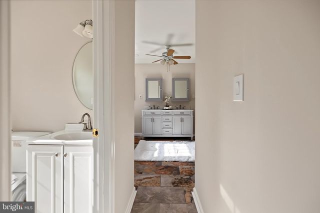 3 SUSSEX CT, Potomac, MD 20854