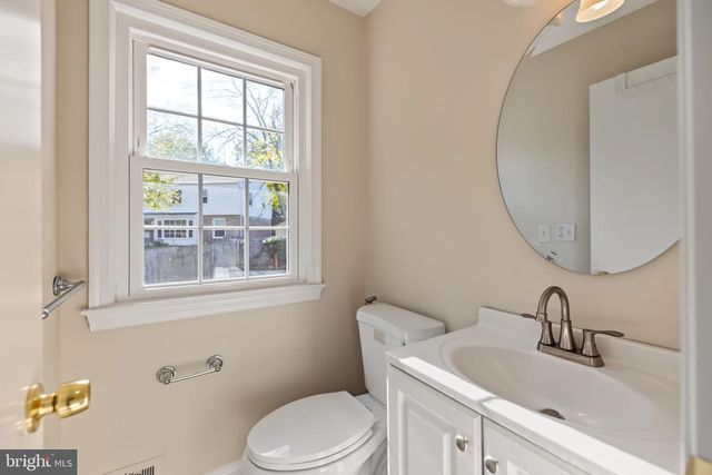 3 SUSSEX CT, Potomac, MD 20854