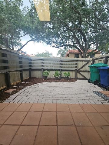 7870 SW 102nd Ln, Miami, FL 33156