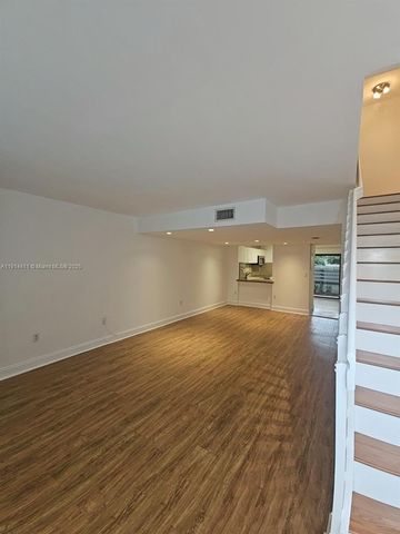 7870 SW 102nd Ln, Miami, FL 33156