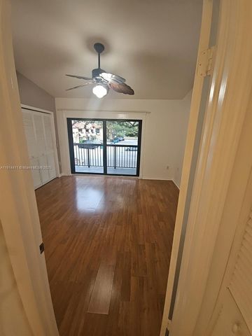 7870 SW 102nd Ln, Miami, FL 33156