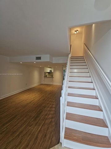 7870 SW 102nd Ln, Miami, FL 33156