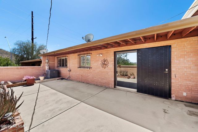 1904 W Anklam Road, Tucson, AZ 85745