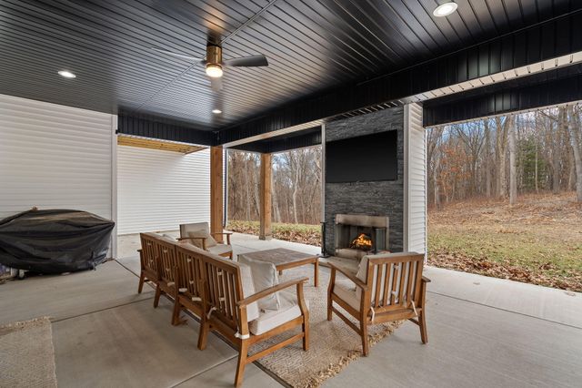 151 County Rd 350 W, Valparaiso, IN 46385