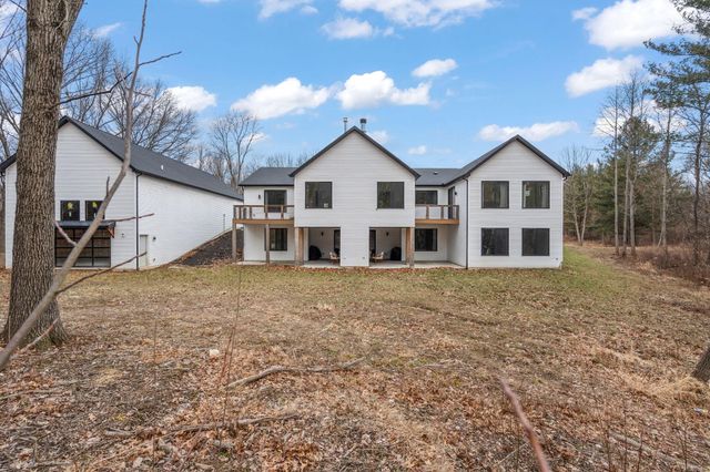 151 County Rd 350 W, Valparaiso, IN 46385