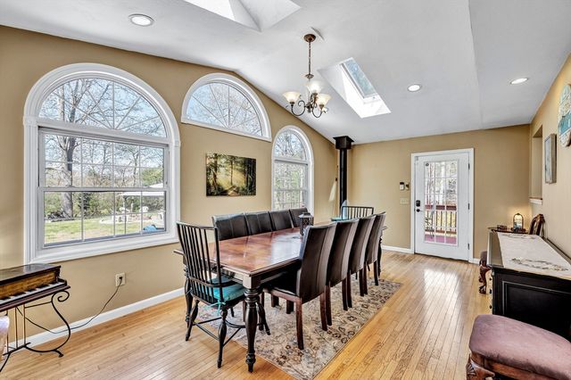 331 Braley Hill Rd, Rochester, MA 02770