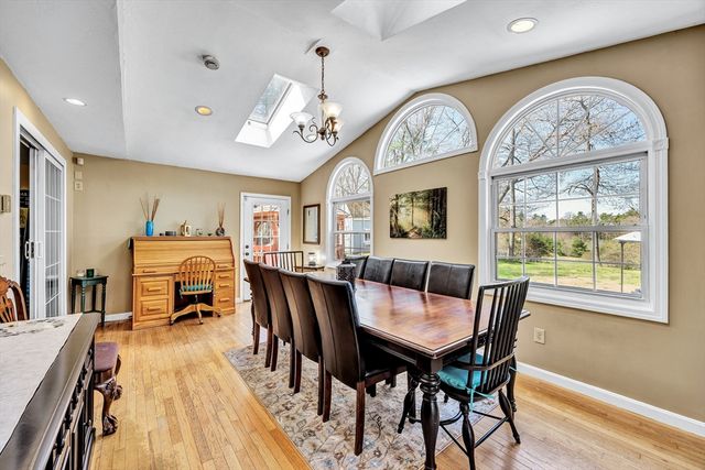 331 Braley Hill Rd, Rochester, MA 02770