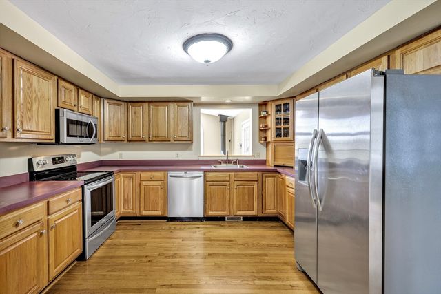 331 Braley Hill Rd, Rochester, MA 02770