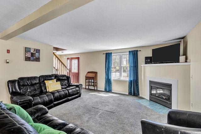 331 Braley Hill Rd, Rochester, MA 02770