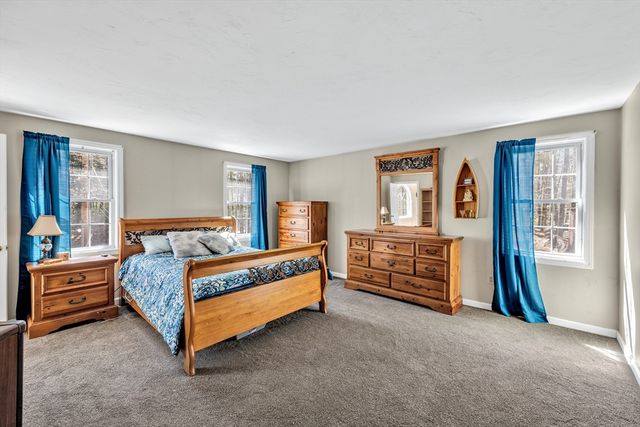 331 Braley Hill Rd, Rochester, MA 02770