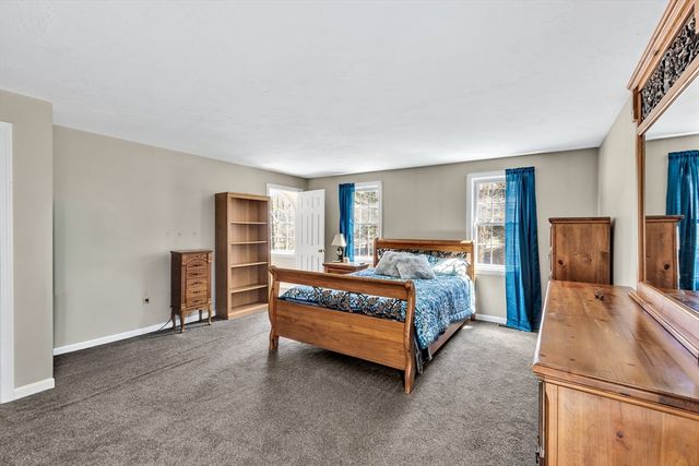 331 Braley Hill Rd, Rochester, MA 02770