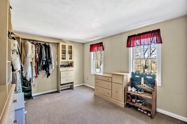 331 Braley Hill Rd, Rochester, MA 02770