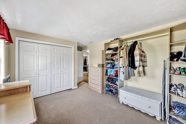 331 Braley Hill Rd, Rochester, MA 02770