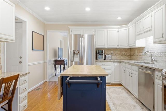 4967 Willow Creek Drive, Woodstock, GA 30188