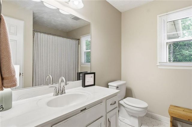 4967 Willow Creek Drive, Woodstock, GA 30188
