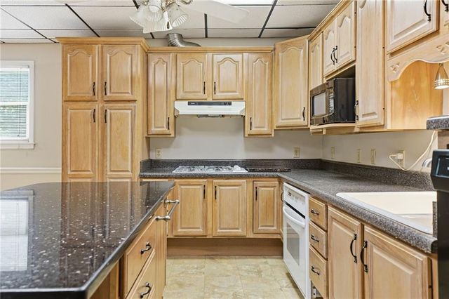 4967 Willow Creek Drive, Woodstock, GA 30188