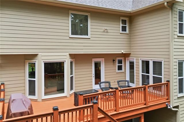 4967 Willow Creek Drive, Woodstock, GA 30188
