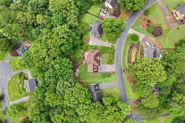 4967 Willow Creek Drive, Woodstock, GA 30188