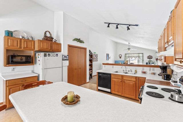 306-308 N East Street, La Valle, WI 53941