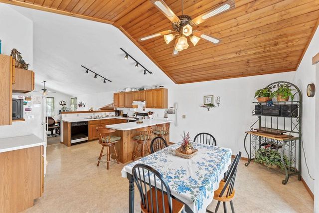 306-308 N East Street, La Valle, WI 53941