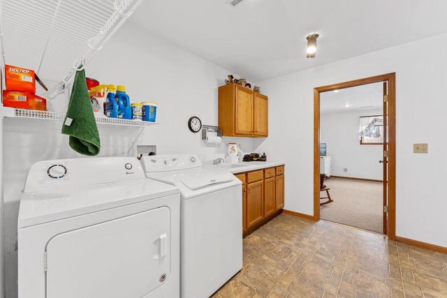 306-308 N East Street, La Valle, WI 53941