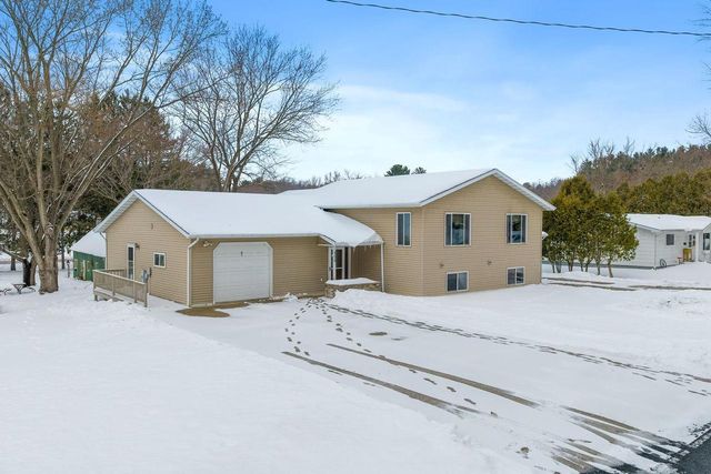 306-308 N East Street, La Valle, WI 53941