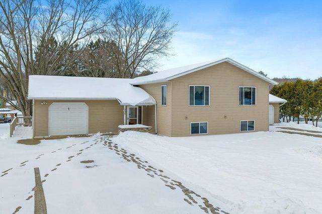 306-308 N East Street, La Valle, WI 53941