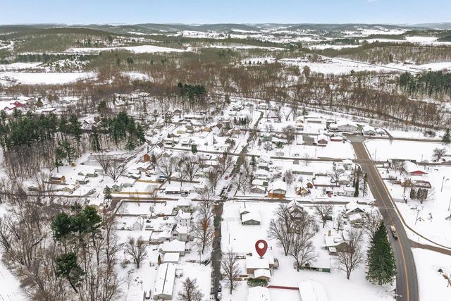 306-308 N East Street, La Valle, WI 53941