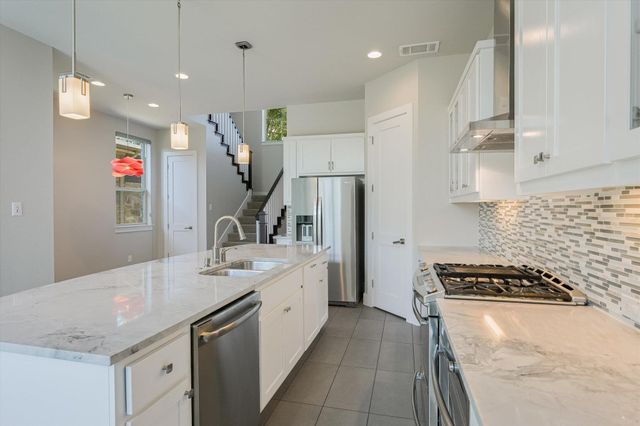 613 E Baylee Love LN, Austin, TX 78717