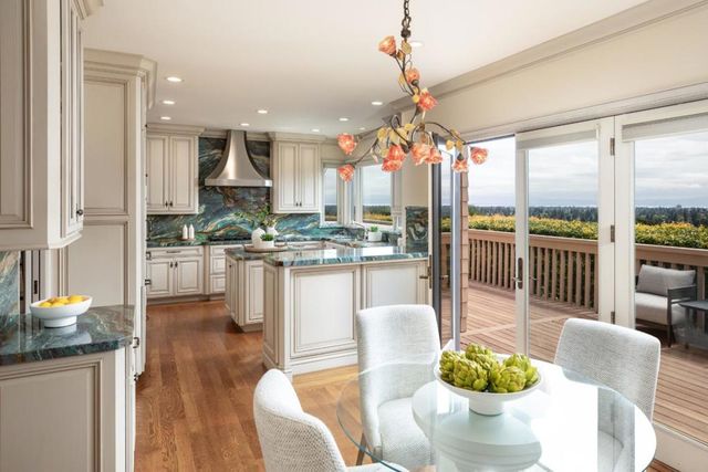 22 Susan Gale Court, Menlo Park, CA 94025