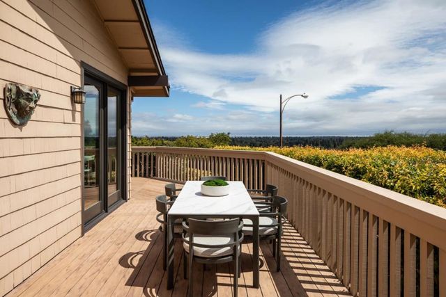 22 Susan Gale Court, Menlo Park, CA 94025