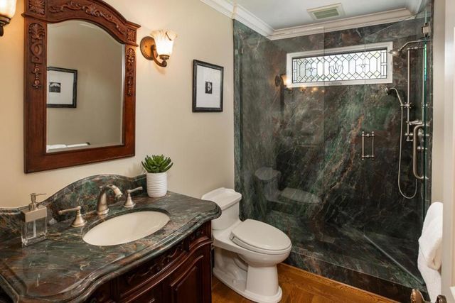 22 Susan Gale Court, Menlo Park, CA 94025