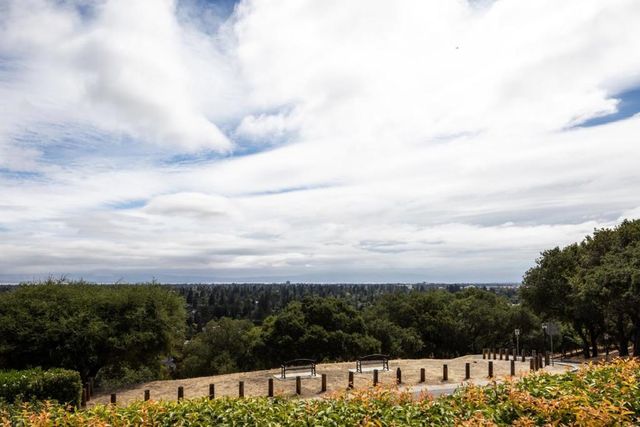 22 Susan Gale Court, Menlo Park, CA 94025