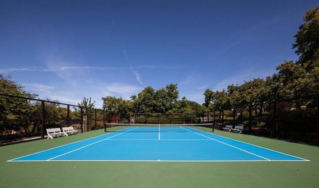 22 Susan Gale Court, Menlo Park, CA 94025