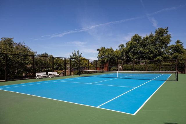 22 Susan Gale Court, Menlo Park, CA 94025