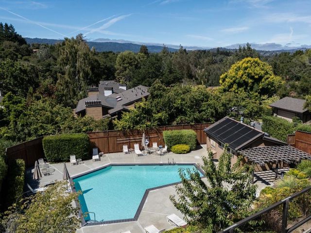 22 Susan Gale Court, Menlo Park, CA 94025