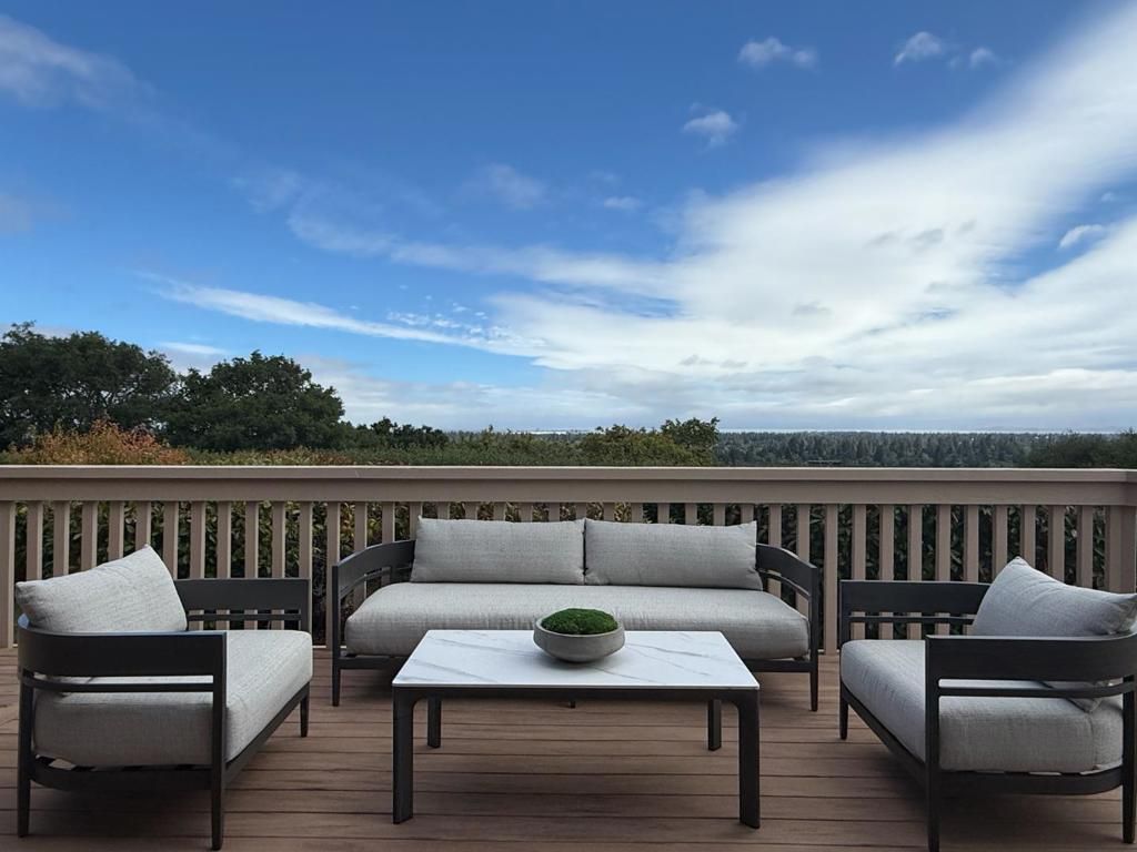 Image 3 of property listing at 22 Susan Gale Court, Menlo Park, CA 94025