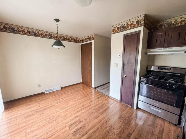 6176 W Port AVENUE, Milwaukee, WI 53223