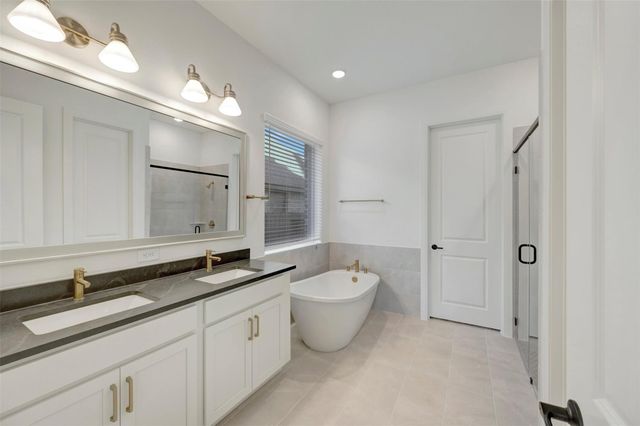 12306 Palmetto Drive, Mont Belvieu, TX 77523