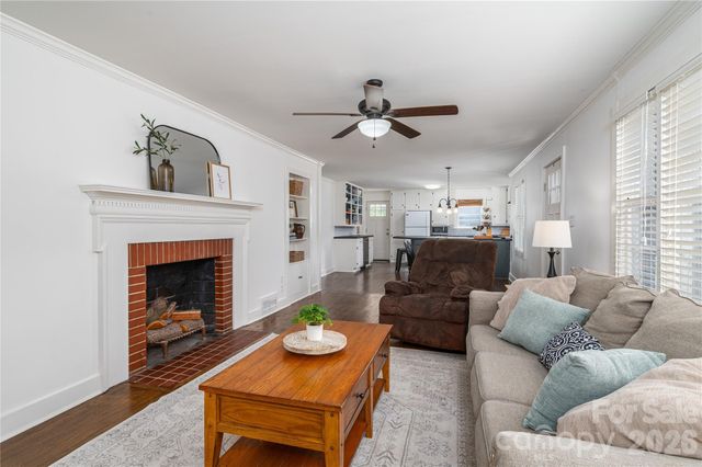 123 E Dixon Street, Lincolnton, NC 28092