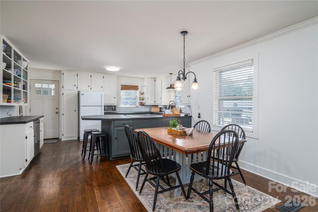 123 E Dixon Street, Lincolnton, NC 28092