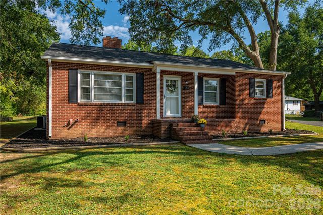 123 E Dixon Street, Lincolnton, NC 28092
