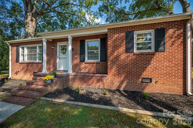 123 E Dixon Street, Lincolnton, NC 28092